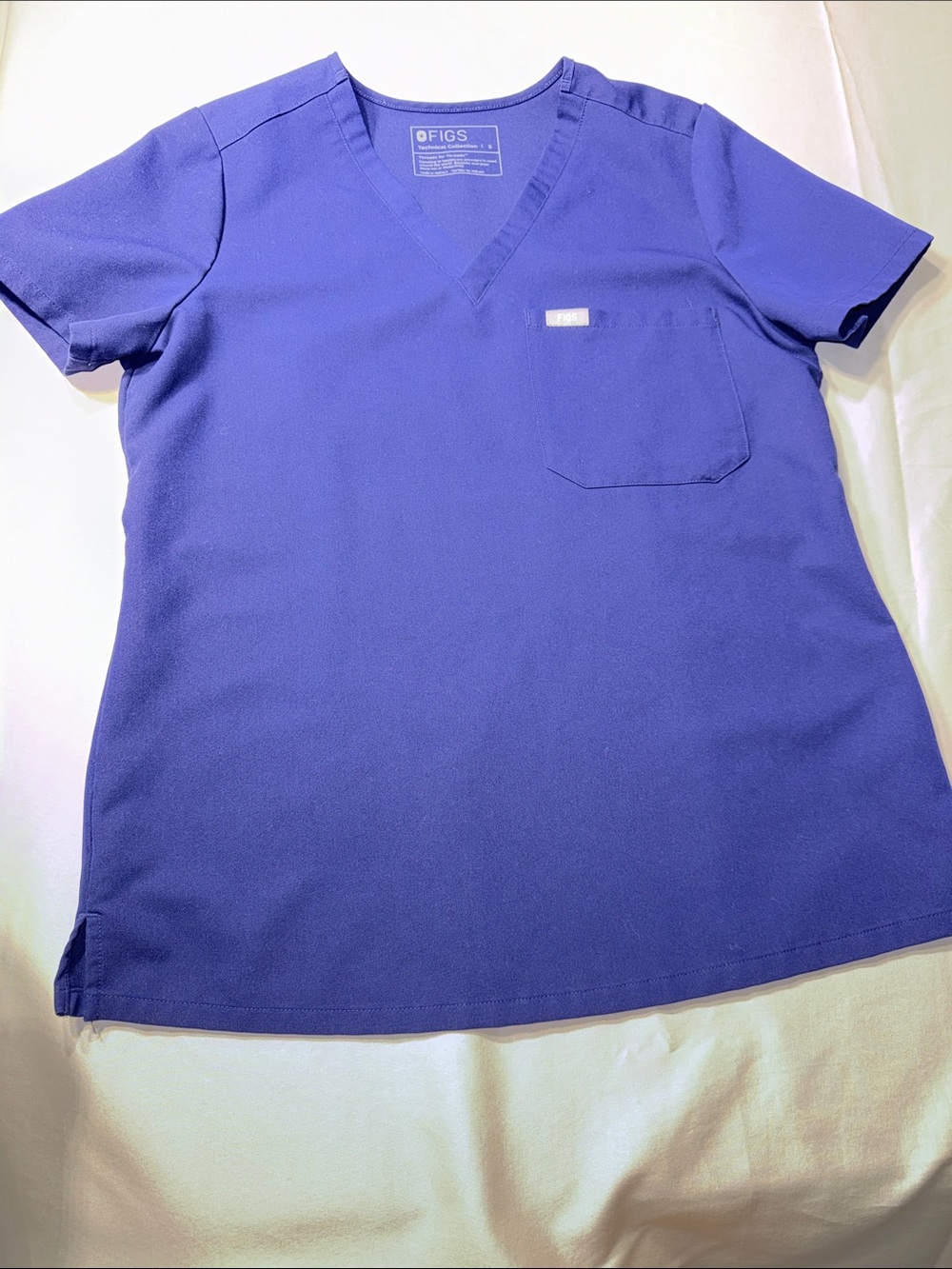 FIGS Navy Catarina Women’s Scrub Top Small Color PO 2054